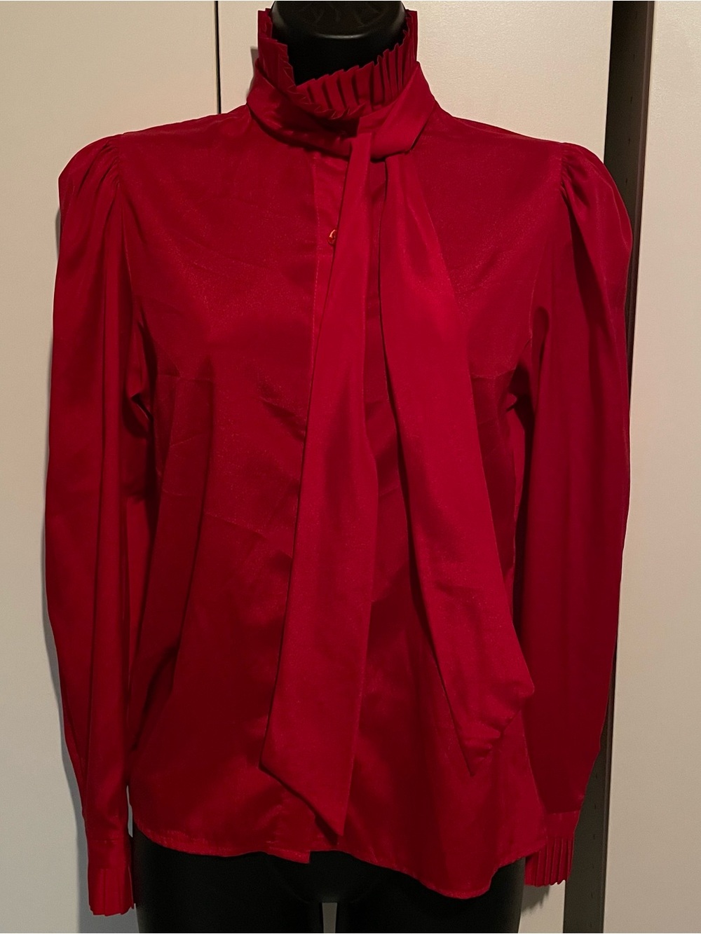 Women's Vintage Red Tie-Neck Blouse with Pleated‎ High Collar